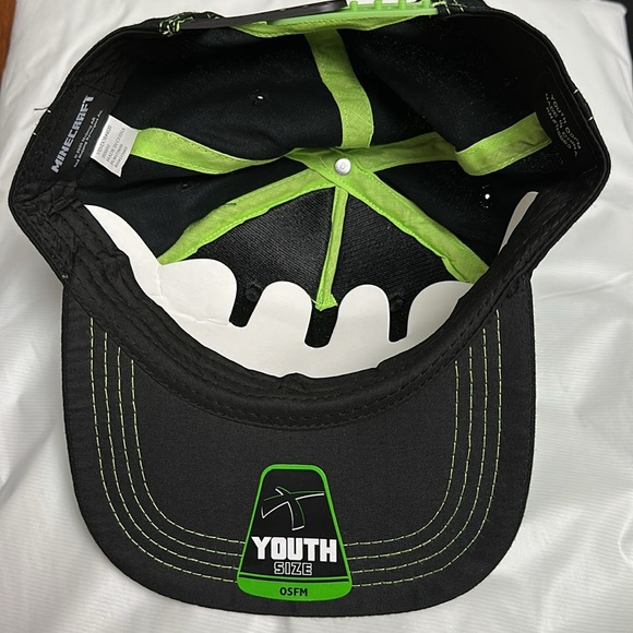 BNWT- Minecraft Creeper - Black and Green Cap/ Youth - 05FM - Picture 3 of 7